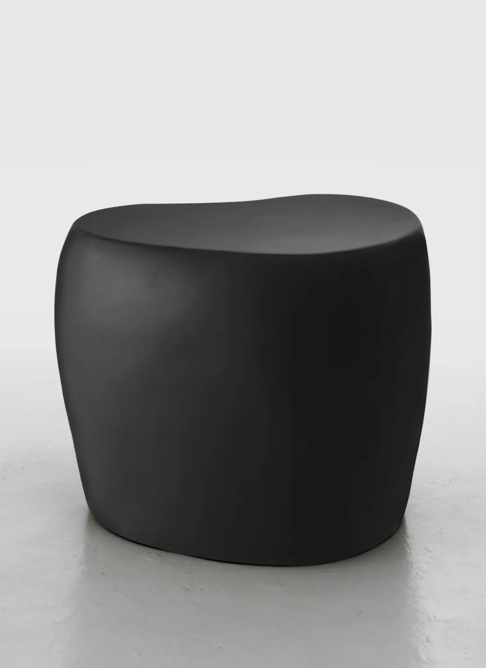 coffee table black matt  ( 가격문의  Prices upon request)