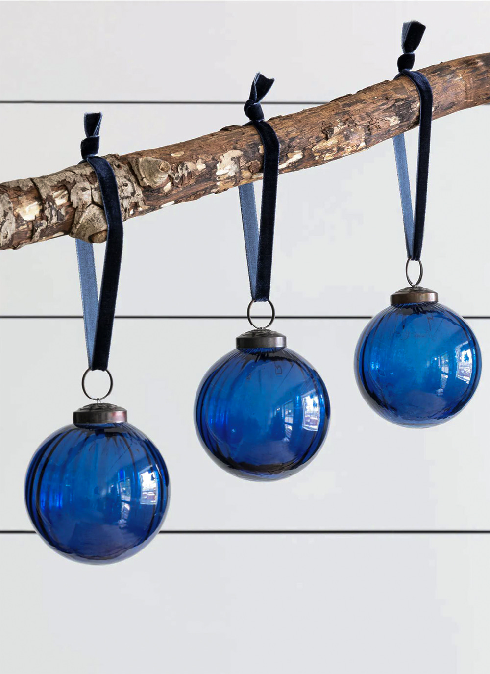SET OF 3  GLASS BAUBLES
